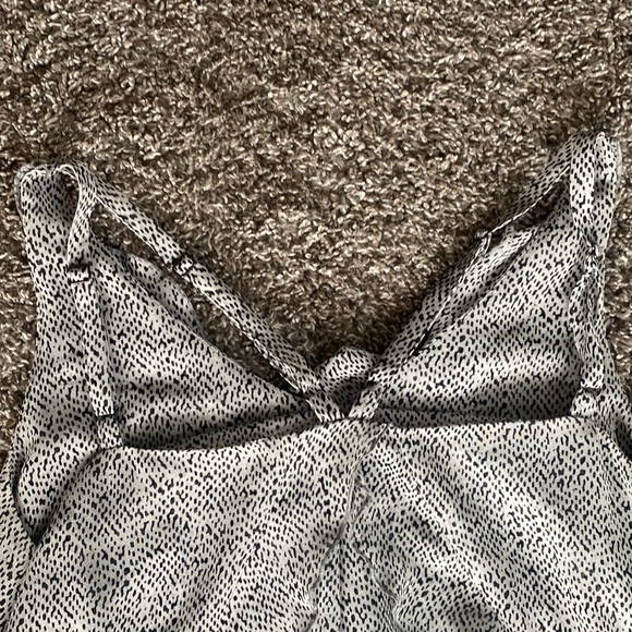 Cabi Sleeveless Strappy Tank Blouse Ruffled Collar & Back, B&W, Women’s M - Picture 9 of 16